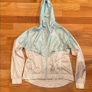 Womens nike wind breaker